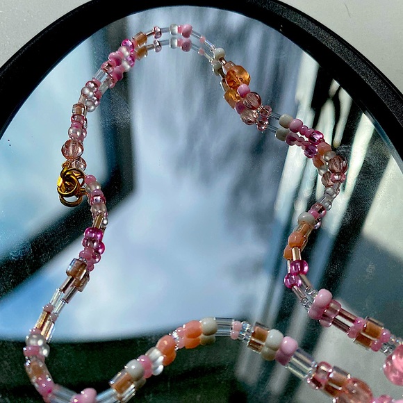 Pink beaded necklace - Picture 2 of 11